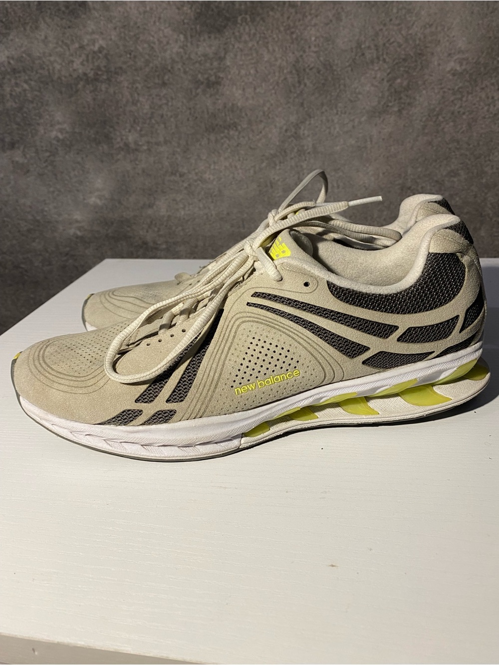 New Balance WW1100GG TrueBalance Toning Walking Shoes Womens Sz 10 Grey Lime